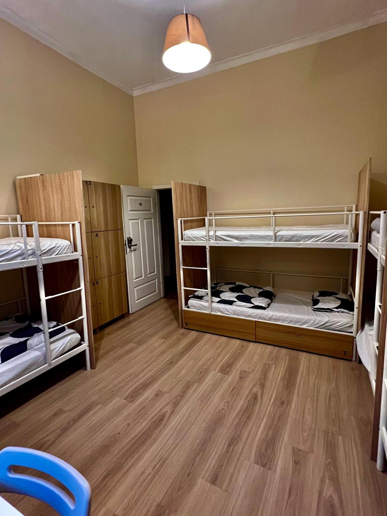 Fox Hostal *